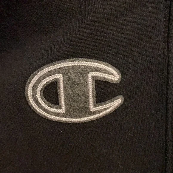 Champion - Picture 3 of 4